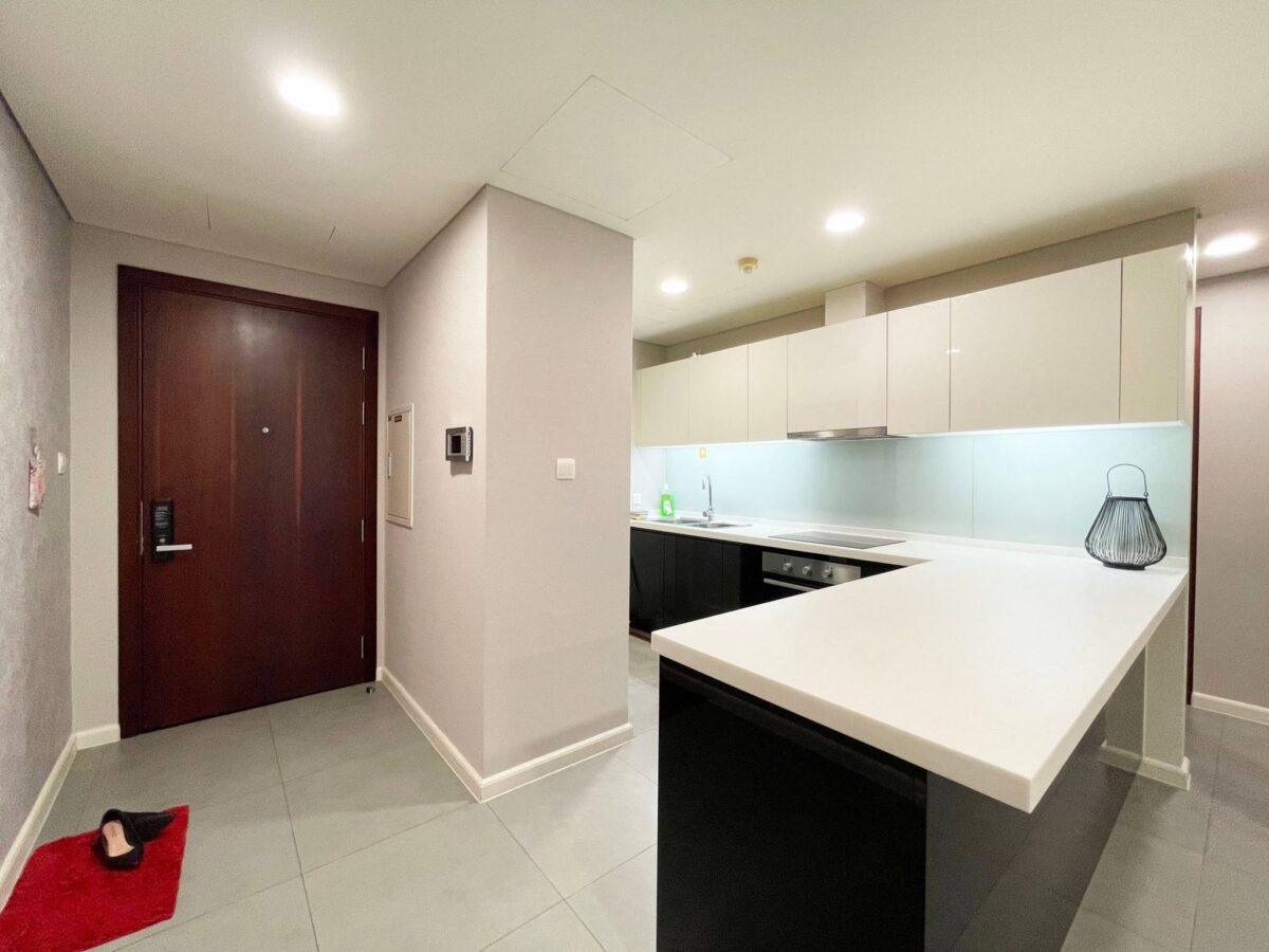 Watermark building - Awesome 2-bedroom apartment for rent (15)