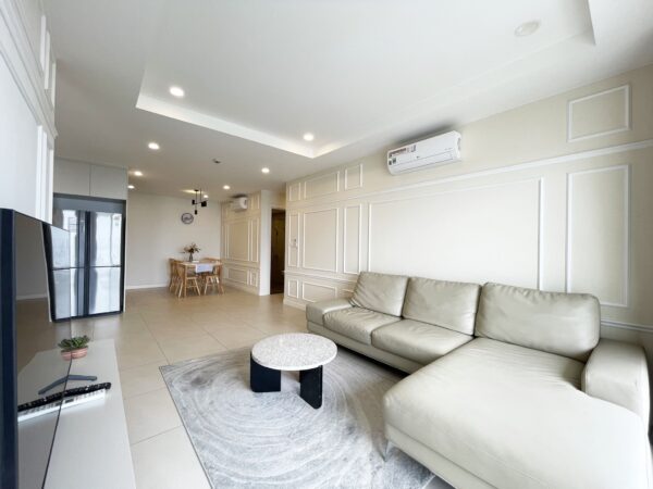 Appealing 3 bedrooms at Kosmo Tay Ho for rent (1)