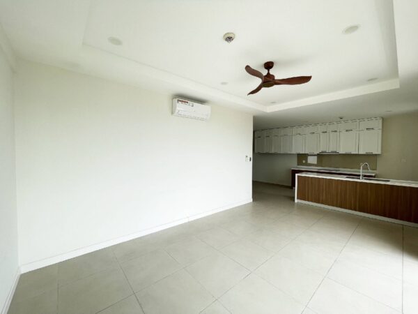 Beautiful lake-view 3BR apartment for resale at Kosmo Tay Ho (2)
