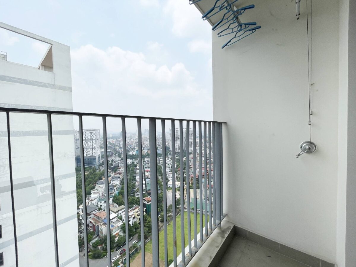 Beautiful lake-view 3BR apartment for resale at Kosmo Tay Ho (23)