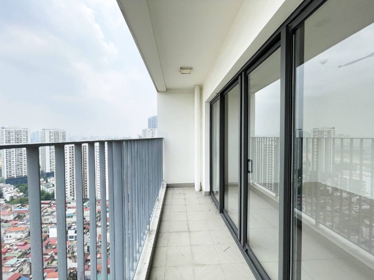 Beautiful lake-view 3BR apartment for resale at Kosmo Tay Ho (27)