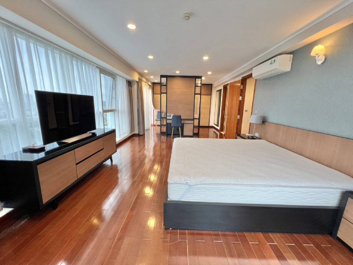 Big 4 bedrooms L1 Ciputra for rent (11)