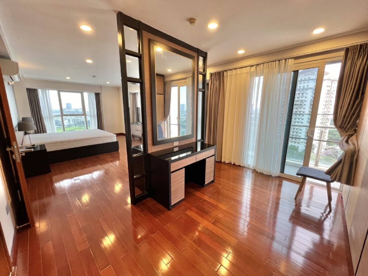 Big 4 bedrooms L1 Ciputra for rent (13)