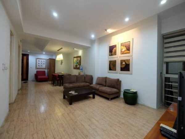 Commodious 3-bedroom apartment in E4 Ciputra for rent (2)