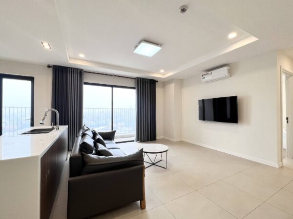 Dandy lake-view 3-bedroom apartment at Kosmo for rent (1)