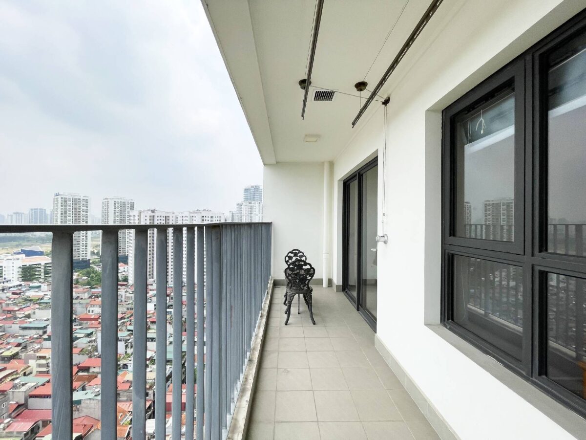 Excellent 3-bedroom transferred apartment at Kosmo Tay Ho (24)