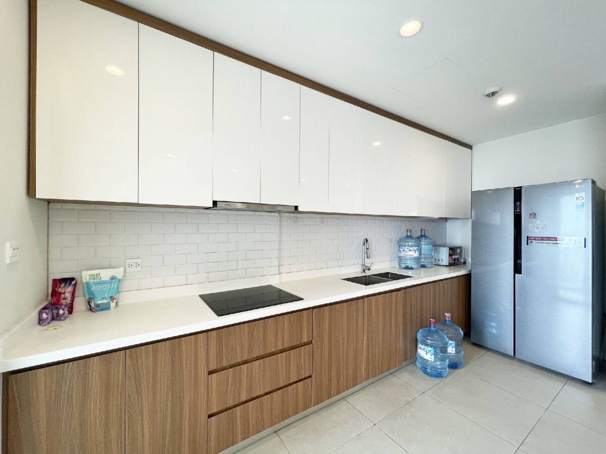 Excellent 3-bedroom transferred apartment at Kosmo Tay Ho (9)