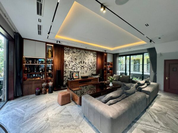 Lavish 4-bedroom villa at Starlake Hanoi for rent (1)