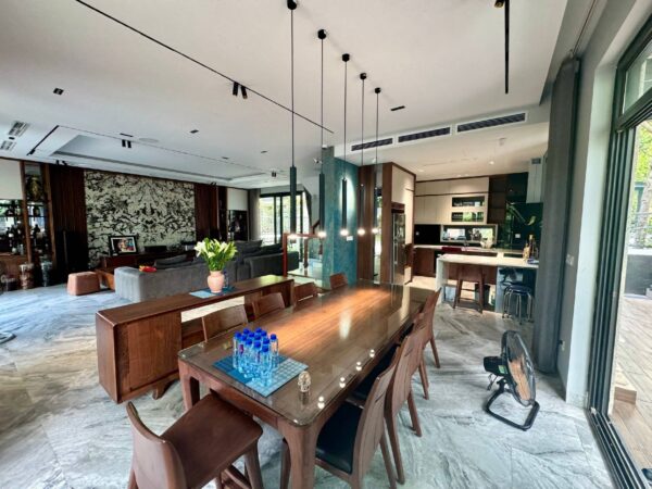 Lavish 4-bedroom villa at Starlake Hanoi for rent (2)