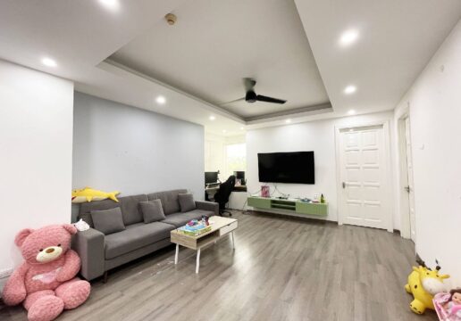 Cheap 3-bedroom apartment for rent at E5 Ciputra (1)