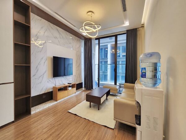 Elegant 3-bedroom apartment for rent at M1 Vinhomes Metropolis (2)