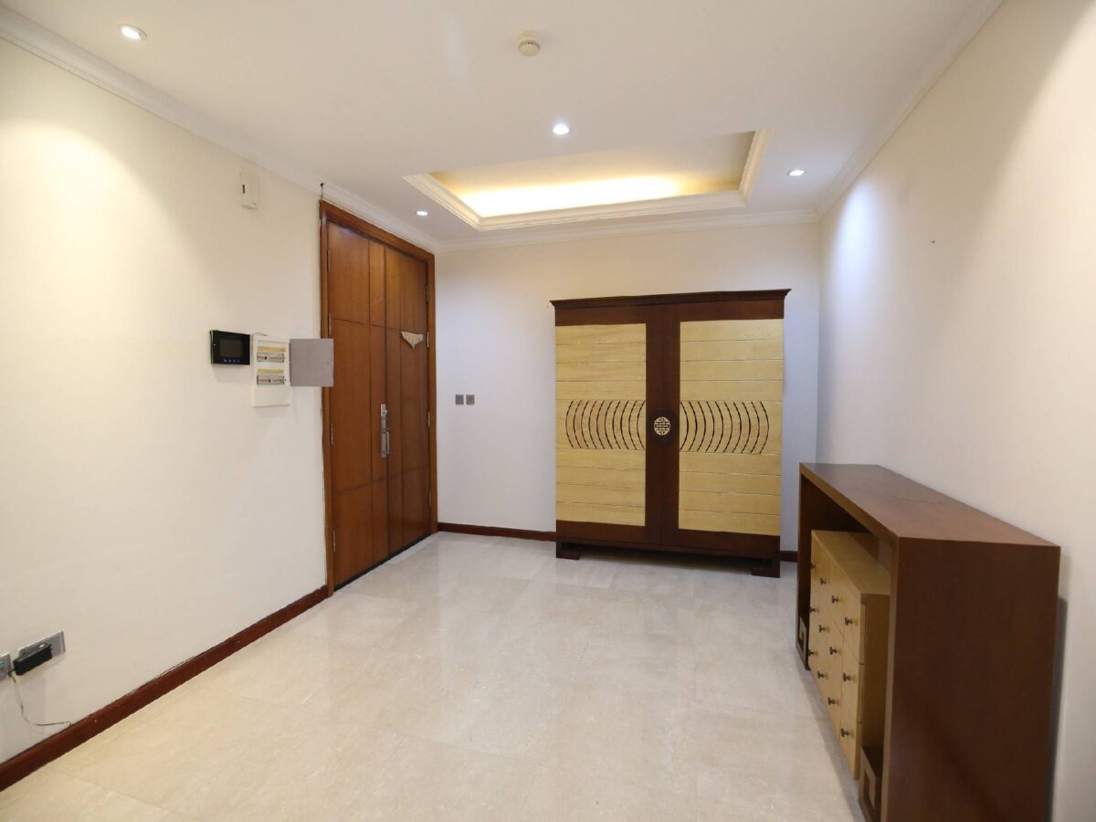 Large 3-bedroom apartment at L1 Ciputra for rent (8)