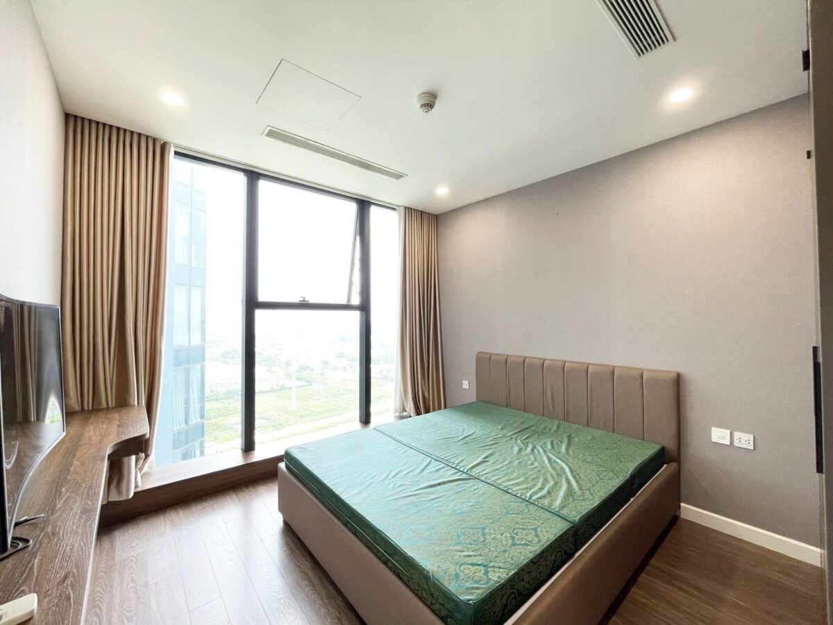 Big 3-bedroom apartment at S4 Sunshine City for rent (9)