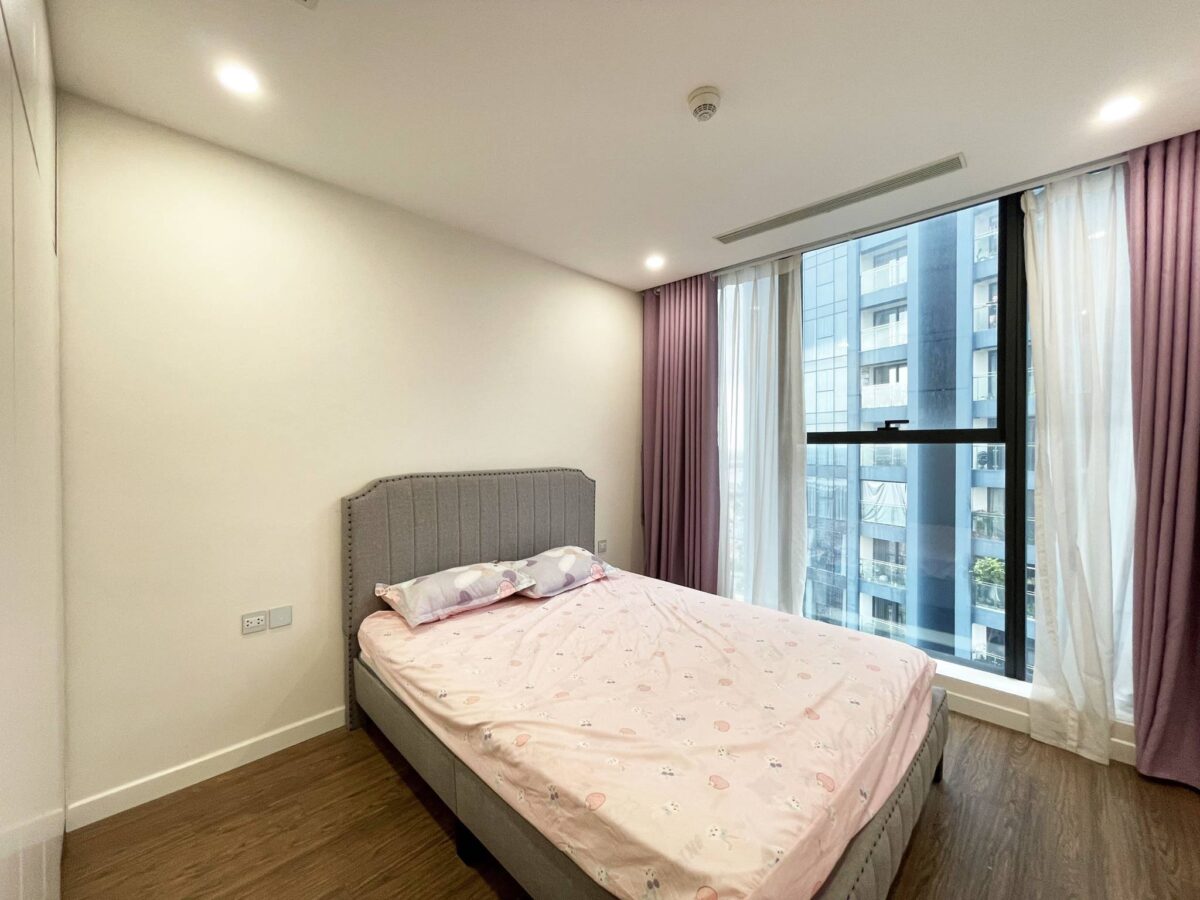 Brand-new 3-bedroom apartment at S2 building, Sunshine City for rent (11)