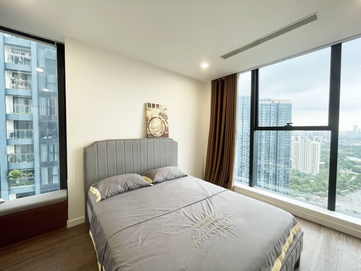 Brand-new 3-bedroom apartment at S2 building, Sunshine City for rent (5)