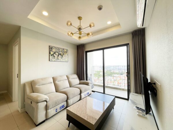 Cheap 2-bedroom apartment at Kosmo Tay Ho for rent (1)