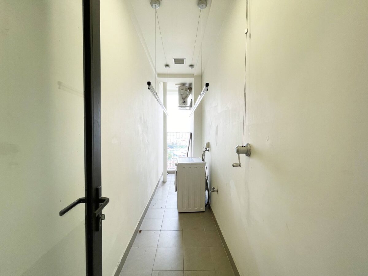 Cheap 2-bedroom apartment at Kosmo Tay Ho for rent (17)