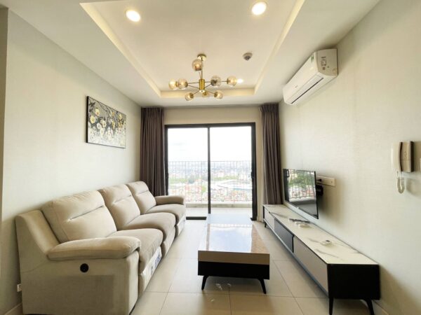 Cheap 2-bedroom apartment at Kosmo Tay Ho for rent (2)