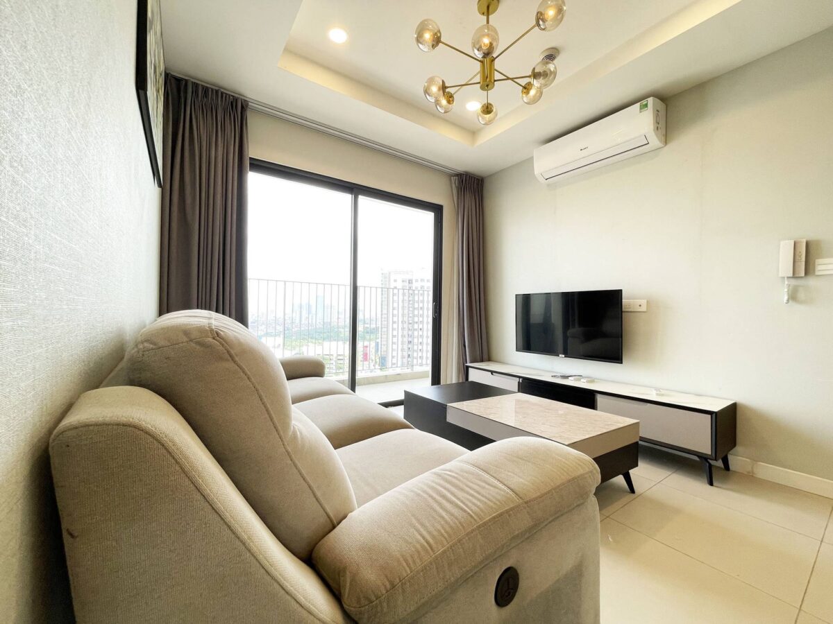 Cheap 2-bedroom apartment at Kosmo Tay Ho for rent (3)