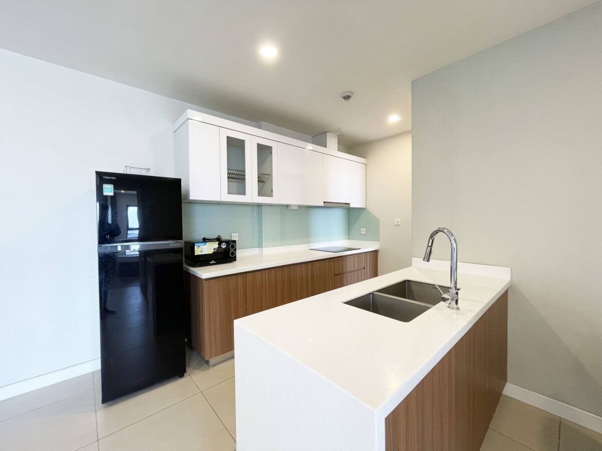 Cheap 2-bedroom apartment at Kosmo Tay Ho for rent (8)