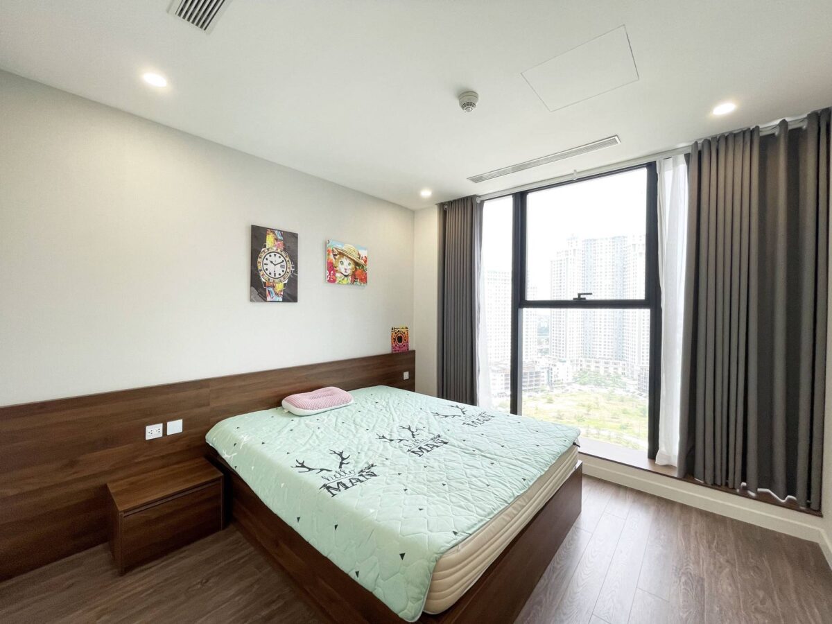 Classy 3-bedroom apartment for rent at S6 building, Sunshine City (11)