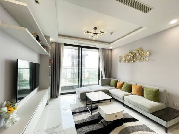 High-up 3-bedroom apartment at S1 Sunshine City for rent (1)