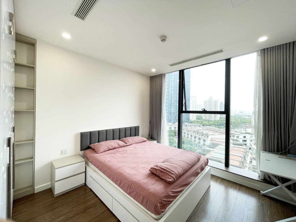 High-up 3-bedroom apartment at S1 Sunshine City for rent (14)