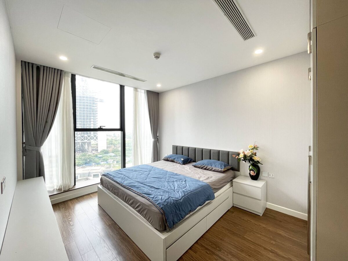 High-up 3-bedroom apartment at S1 Sunshine City for rent (8)