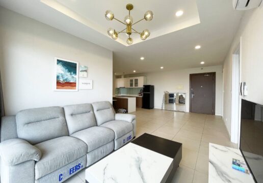 Inexpensive 2-bedroom apartment at Kosmo Tay Ho for rent (1)