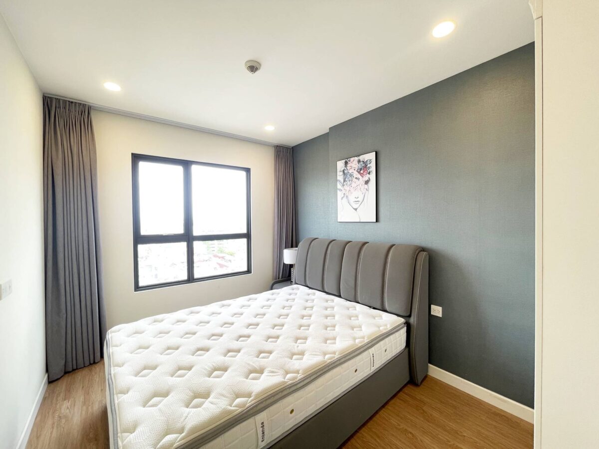 Inexpensive 2-bedroom apartment at Kosmo Tay Ho for rent (12)