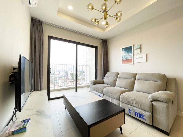 Inexpensive 2-bedroom apartment at Kosmo Tay Ho for rent (2)