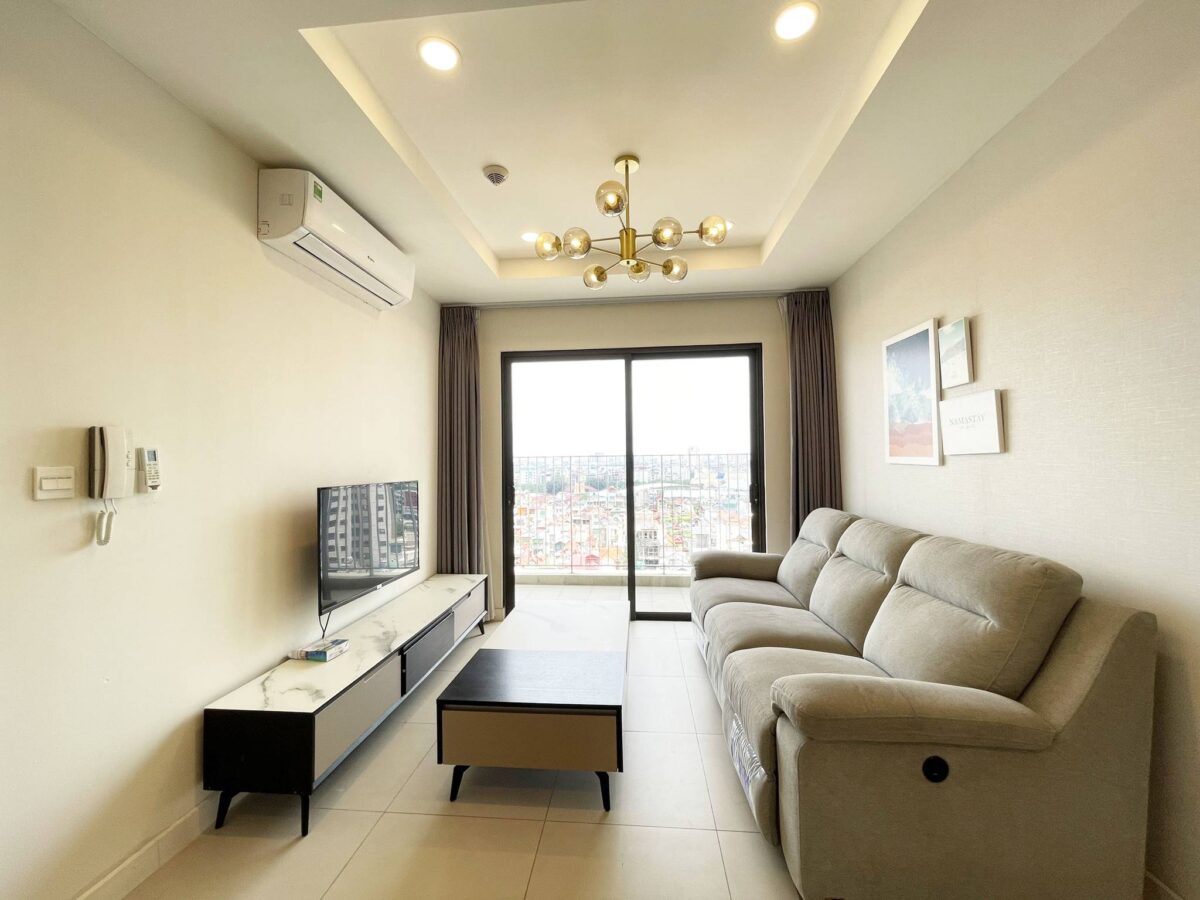 Inexpensive 2-bedroom apartment at Kosmo Tay Ho for rent (3)