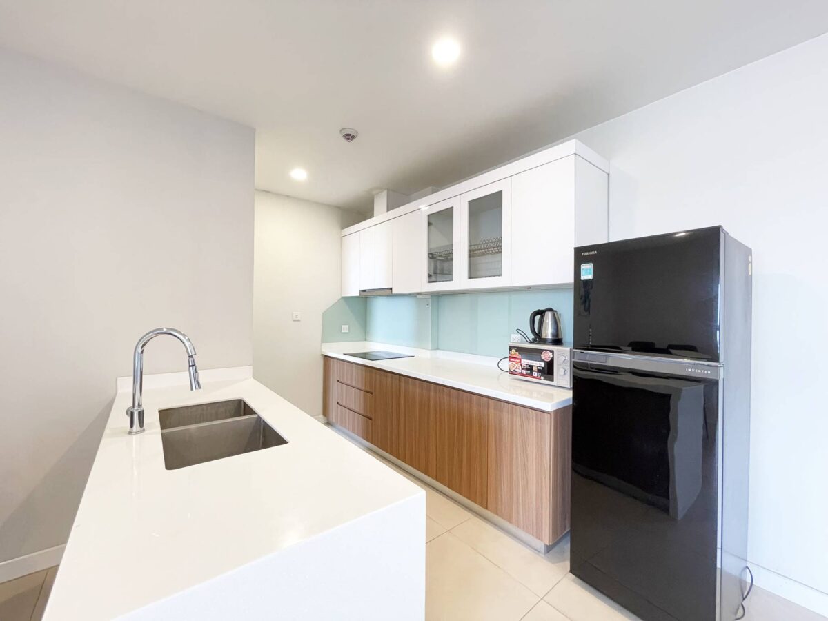 Inexpensive 2-bedroom apartment at Kosmo Tay Ho for rent (8)