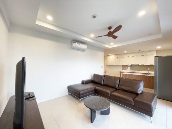Kosmo Tay Ho 3-bedroom apartment with beautiful West Lake view (2)