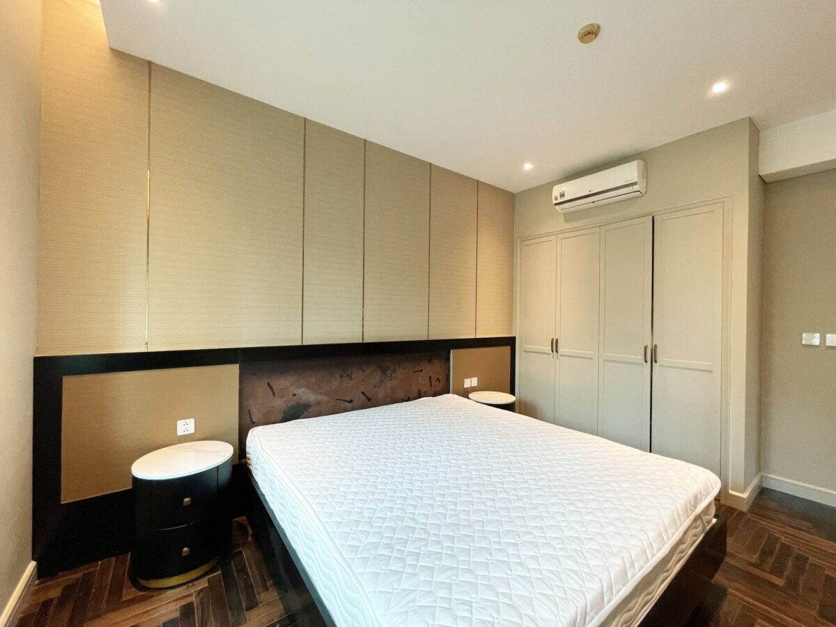 Modern 3-bedroom apartment at G3 Ciputra for rent (14)