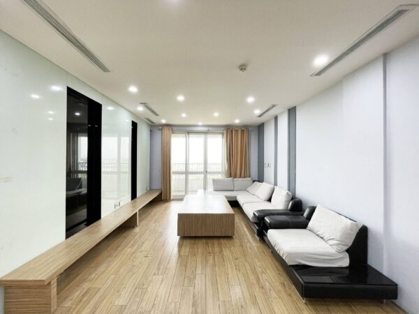 Spacious 2-bedroom apartment for rent at P2 Ciputra (1)