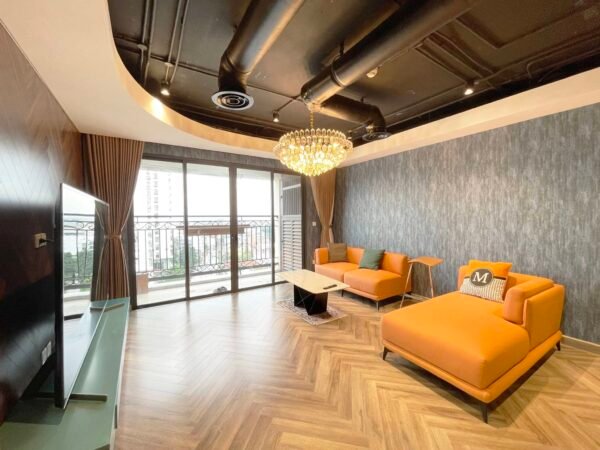 Unique 3-bedroom apartment for rent at 59 Xuan Dieu (2)
