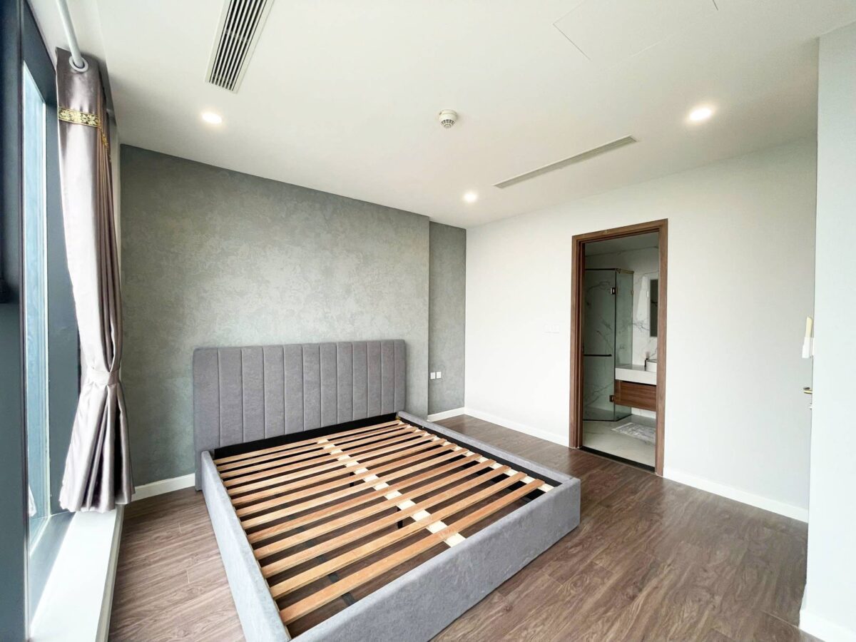 Brand-new river-view duplex apartment at S5 Sunshine City for rent (16)