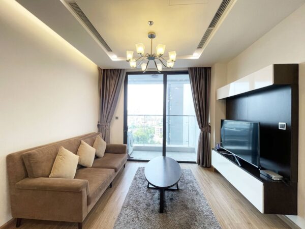 Cozy 2-bedroom apartment for rent at M2 Vinhomes Metropolis (1)