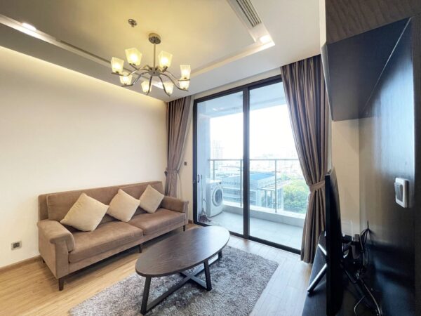 Cozy 2-bedroom apartment for rent at M2 Vinhomes Metropolis (2)