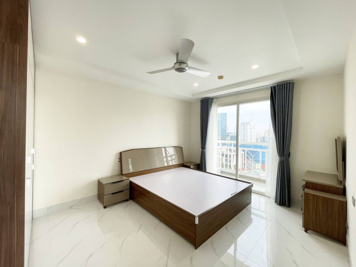 High-end 3-bedroom apartment at G3 Ciputra for rent (19)