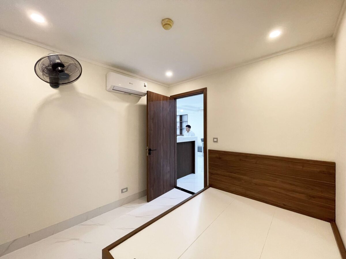 High-end 3-bedroom apartment at G3 Ciputra for rent (24)