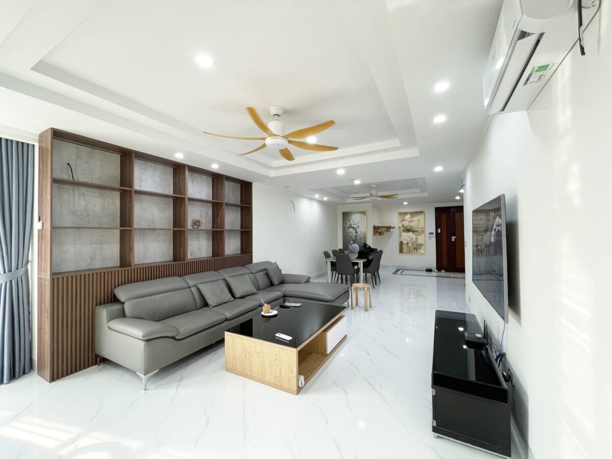 High-end 3-bedroom apartment at G3 Ciputra for rent (4)