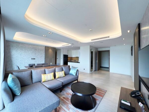 Luxurious 4-bedroom apartment at Oakwood Residence Hanoi for rent (1)