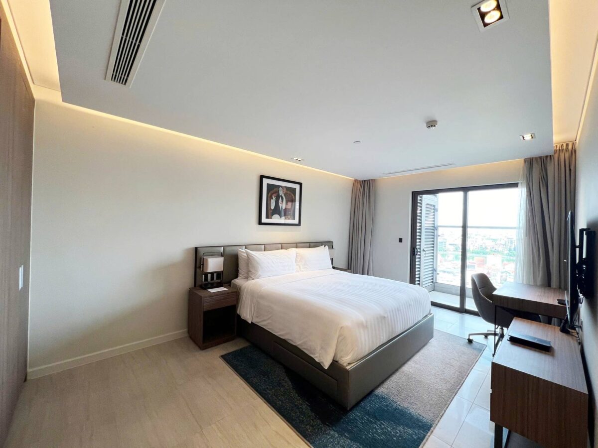 Luxurious 4-bedroom apartment at Oakwood Residence Hanoi for rent (12)