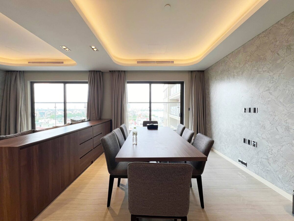 Luxurious 4-bedroom apartment at Oakwood Residence Hanoi for rent (4)