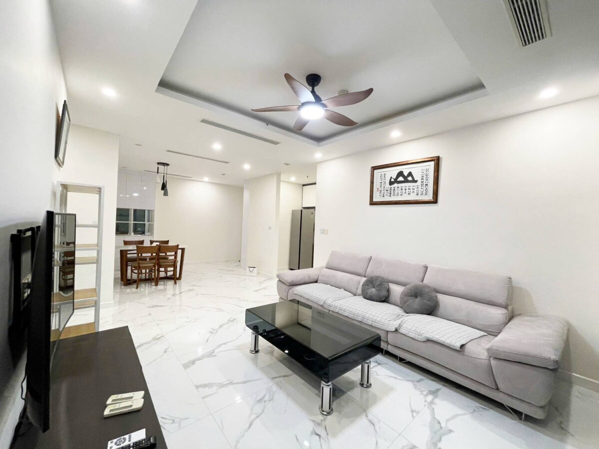 Modern 3-bedroom apartment at Sunshine City for rent (1)