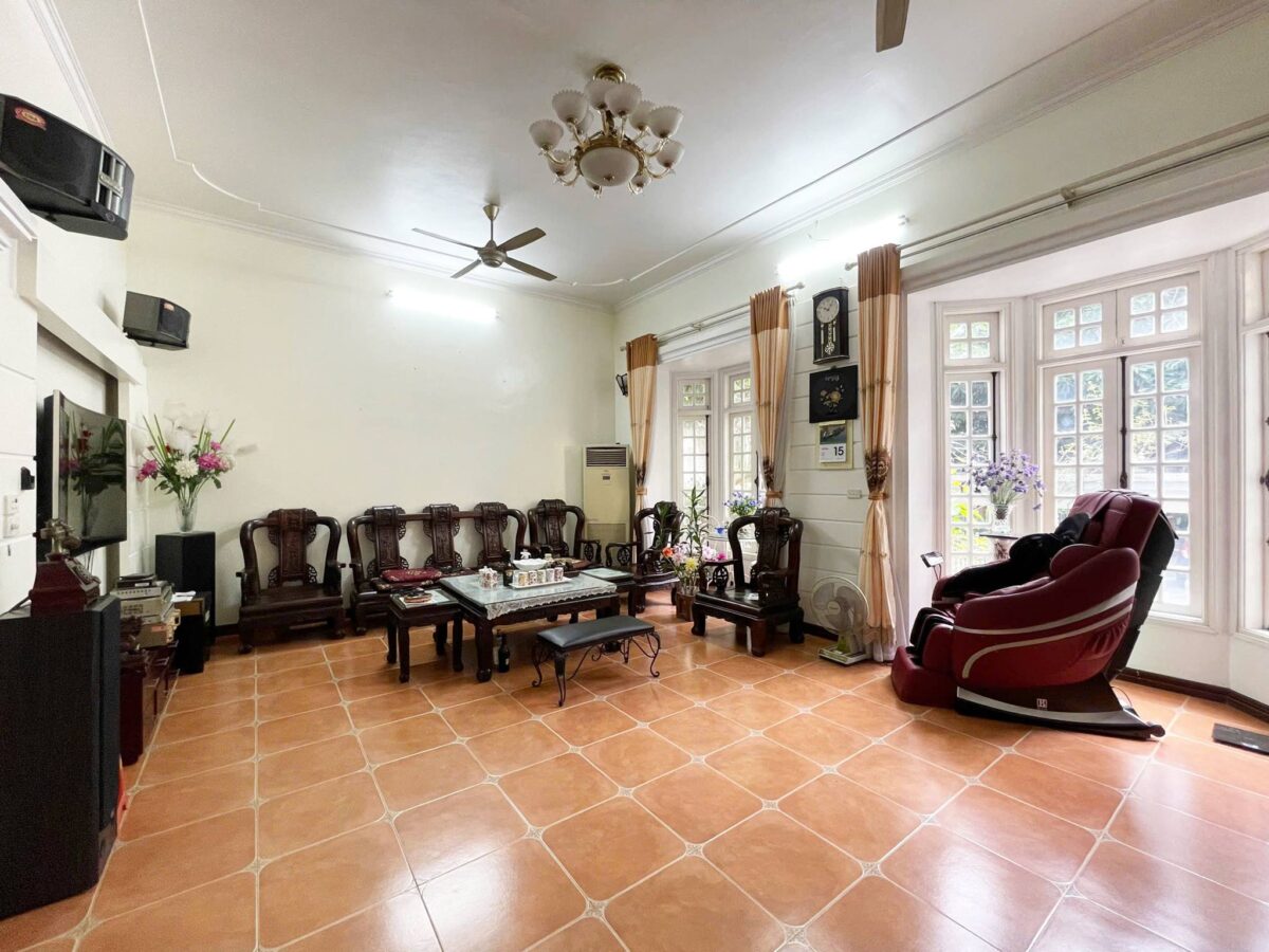 Old French style garden villa for rent in Vuon Dao (13)