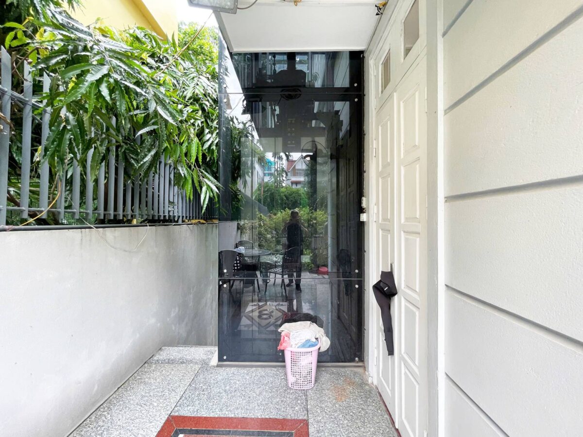 Old French style garden villa for rent in Vuon Dao (7)