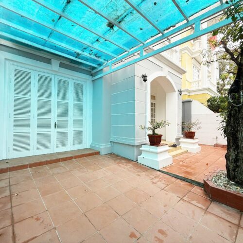 Big 5BRs villa in Ciputra for rent with a nice view of lake (1)